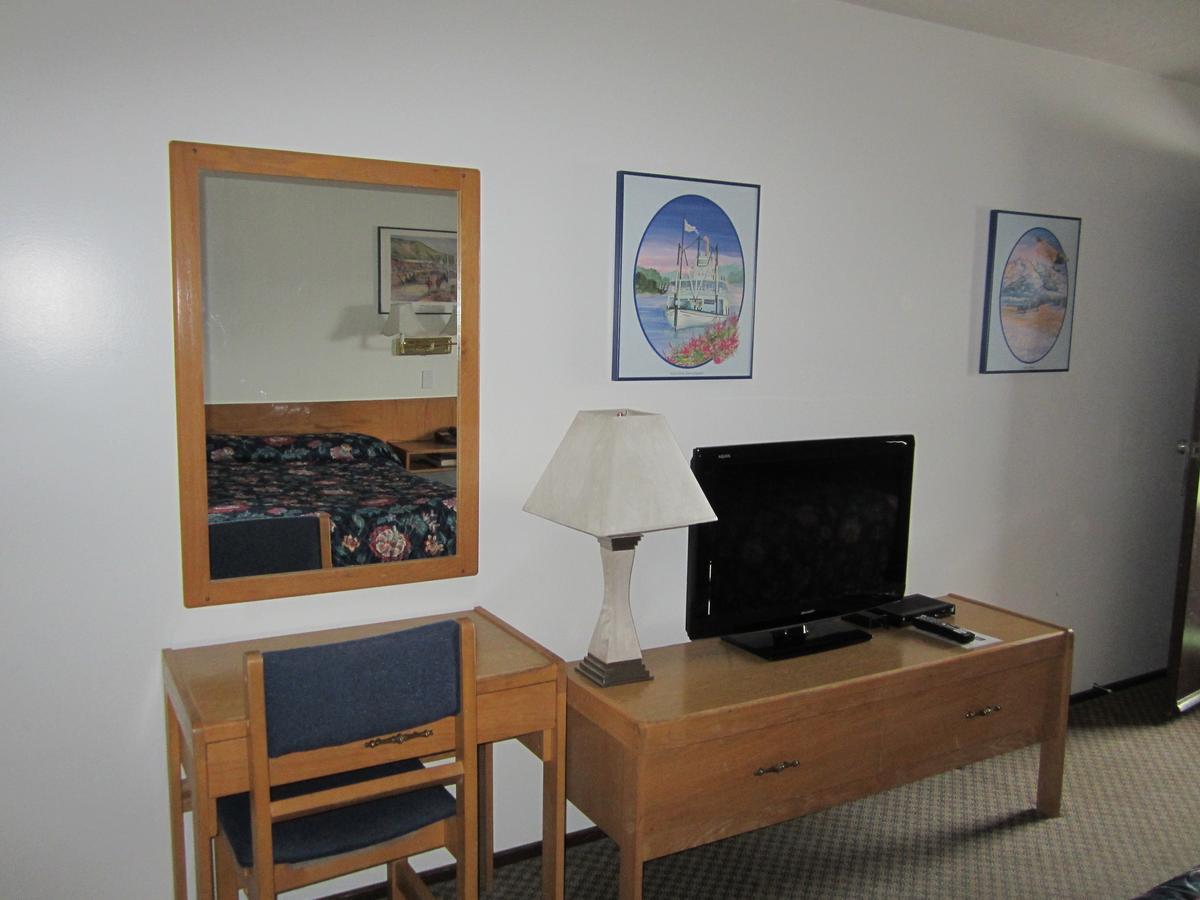 Airport Chalet Whitehorse Exterior foto
