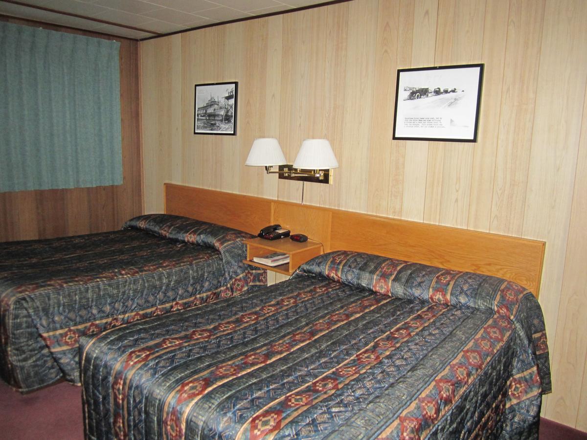 Airport Chalet Whitehorse Exterior foto
