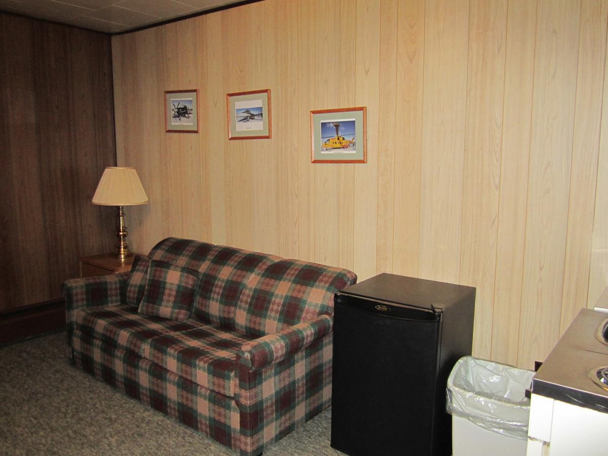 Airport Chalet Whitehorse Exterior foto
