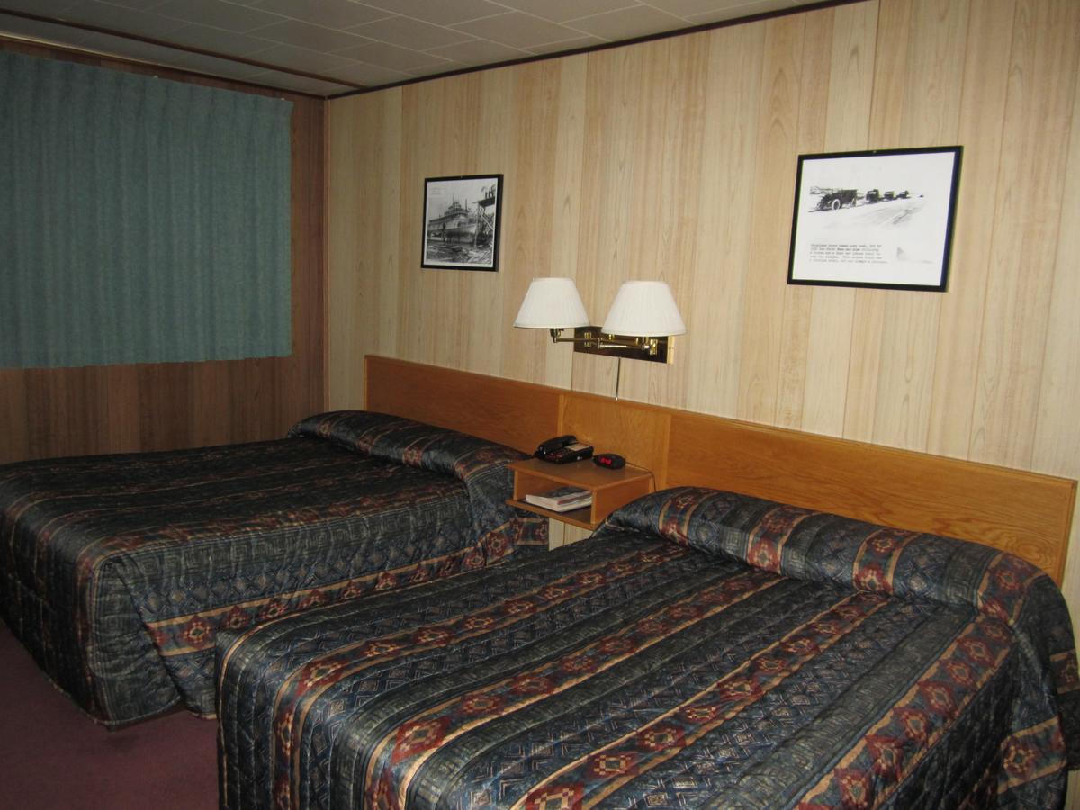 Airport Chalet Whitehorse Exterior foto